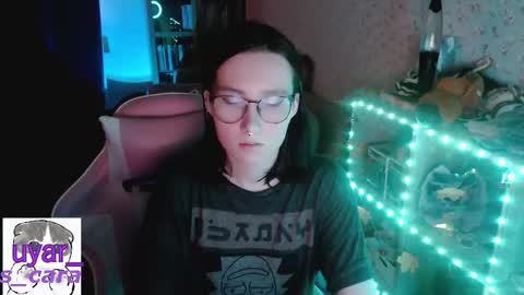 Snapshot of uyar_ chatting on November 2025 01:33:01 PM Cara online show from November 2025 01:33:01 PM