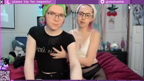 Snapshot of v3n0mb1t3z chatting on September 2025 02:38:01 AM kermit online show from September 2025 02:38:01 AM