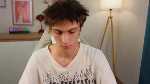 Snapshot of va1ora chatting on October 2025 01:43:02 PM Valora online show from October 2025 01:43:02 PM