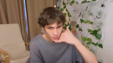 Snapshot of va1ora chatting on October 2025 12:28:01 PM Valora online show from October 2025 12:28:01 PM