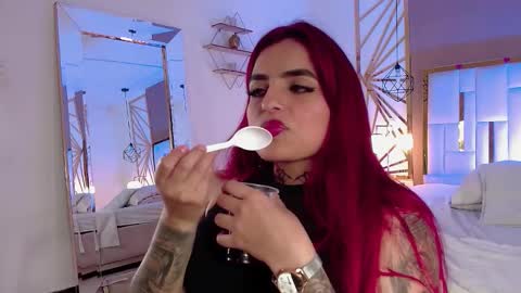 Snapshot of vaaleriee_miller_ chatting on October 2025 06:29:02 PM valeriee miller online show from October 2025 06:29:02 PM