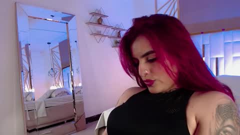 Snapshot of vaaleriee_miller_ chatting on November 2025 04:50:01 PM valeriee miller online show from November 2025 04:50:01 PM