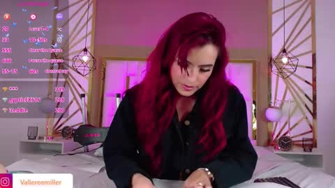 Snapshot of vaaleriee_miller_ chatting on November 2025 06:43:02 PM valeriee miller online show from November 2025 06:43:02 PM