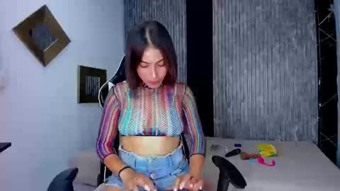 Vahiolet Monnet  online show from September 2025 09:37:01 PM