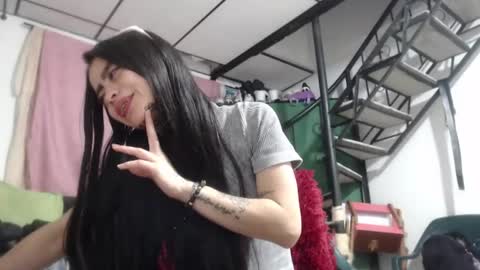 Snapshot of vaiolet_miss chatting on October 2025 07:31:02 AM vaiolet online show from October 2025 07:31:02 AM