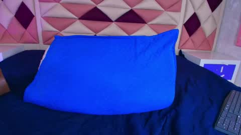 Valentina online show from October 2025 07:36:02 PM