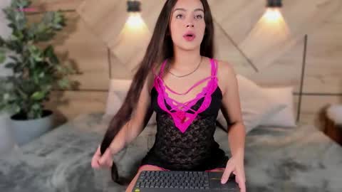 Snapshot of vale_lux chatting on October 2025 12:46:01 PM Valentina online show from October 2025 12:46:01 PM