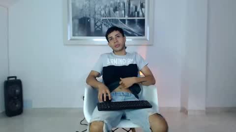 Snapshot of valen_and_paul_ chatting on November 2025 08:42:01 PM valen paul online show from November 2025 08:42:01 PM