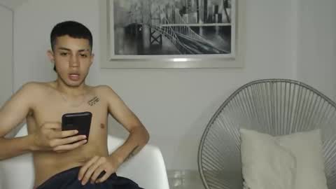 Snapshot of valen_and_paul_ chatting on November 2025 11:14:01 PM valen paul online show from November 2025 11:14:01 PM