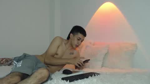 Snapshot of valen_and_paul_ chatting on November 2025 04:37:02 AM valen paul online show from November 2025 04:37:02 AM