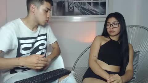 Snapshot of valen_and_paul_ chatting on December 2025 03:44:02 AM valen paul online show from December 2025 03:44:02 AM