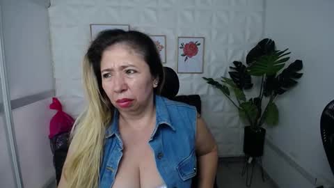 Valentina  online show from January 2025 08:58:02 PM