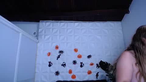 Snapshot of valentina_mature chatting on October 2025 09:41:02 AM Valentina online show from October 2025 09:41:02 AM