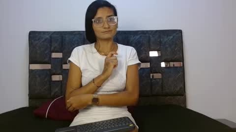 Valentina online show from September 2025 12:05:01 PM
