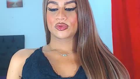 Snapshot of valentinaxxxdoll chatting on January 2025 01:47:01 AM VALENTINA online show from January 2025 01:47:01 AM