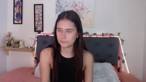 V A L E N T I N I online show from October 2025 07:49:01 PM