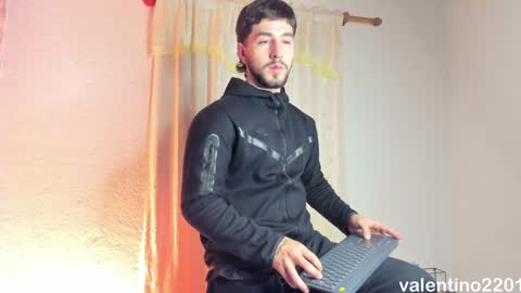 valentino online show from December 2024 12:53:01 AM