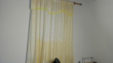 valentino online show from December 2024 02:21:02 AM