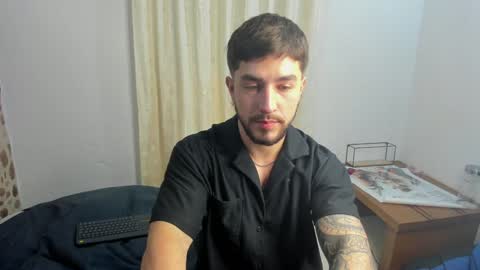 valentino online show from December 2024 11:33:02 PM