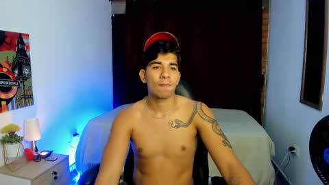 VALENTINO MOURA online show from March 2025 12:09:01 PM