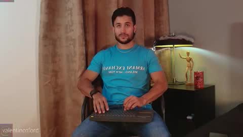 Valentino online show from October 2025 07:46:02 PM