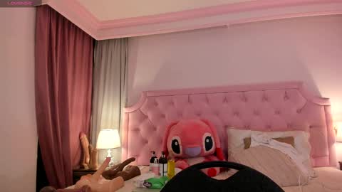 Vale Toro  online show from February 2025 11:17:02 AM