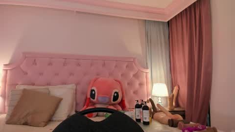 Vale Toro  online show from February 2025 12:16:02 PM