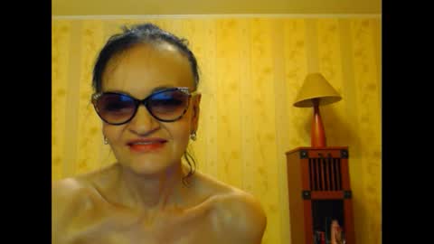 valentijm online show from February 2025 12:05:02 PM