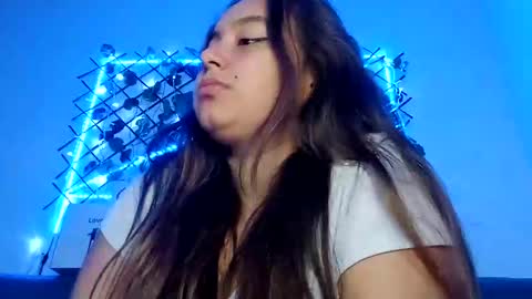 valeria online show from February 2025 09:47:01 AM