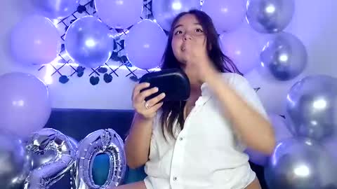 valeria online show from March 2025 05:28:01 AM