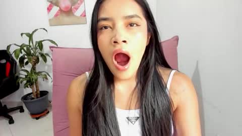 valeria_miller69 online show from October 2025 01:47:02 PM