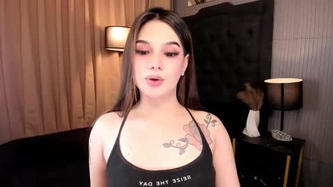 Snapshot of valerialukyanovaxxx chatting on October 2025 12:44:02 AM Valeria online show from October 2025 12:44:02 AM