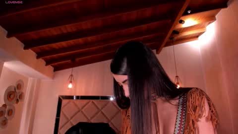 Vale  online show from October 2025 12:09:01 PM