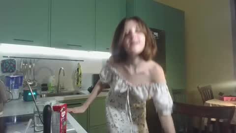 Snapshot of valerie_mooon chatting on February 2025 09:06:02 PM Kristi moony online show from February 2025 09:06:02 PM