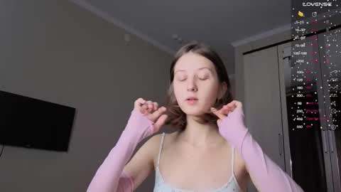 Snapshot of valerie_mooon chatting on October 2025 10:19:02 PM Kristi moony online show from October 2025 10:19:02 PM