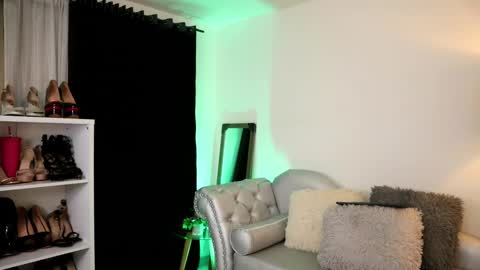 Snapshot of valeriebony chatting on October 2025 04:54:01 AM Valerie Style3 online show from October 2025 04:54:01 AM