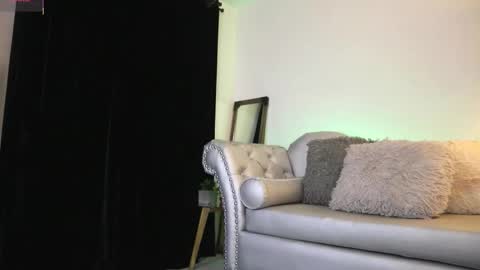 Snapshot of valeriebony chatting on November 2025 04:25:02 AM Valerie Style3 online show from November 2025 04:25:02 AM