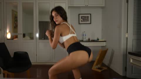 Snapshot of valerieh chatting on November 2025 12:00:01 AM Valerie online show from November 2025 12:00:01 AM