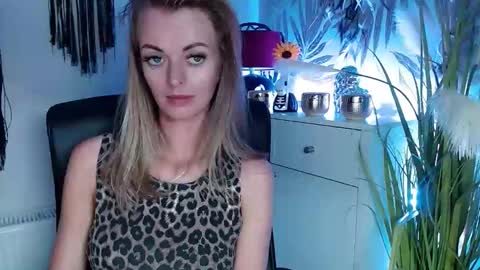 Valerie  online show from December 2024 04:39:02 PM