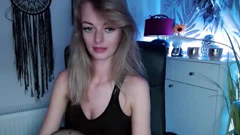 Valerie  online show from December 2024 09:58:02 PM
