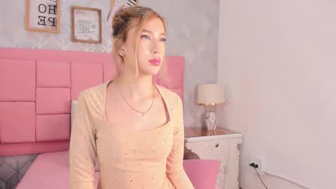 Snapshot of valery_fox___ chatting on November 2025 11:31:01 AM Valery online show from November 2025 11:31:01 AM