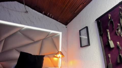 valery_smith15 online show from January 2025 06:17:01 AM