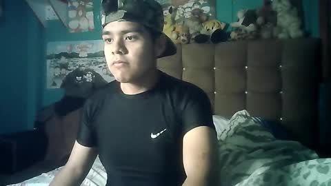 Snapshot of valesh20 chatting on October 2025 12:03:01 AM Valesh19 online show from October 2025 12:03:01 AM