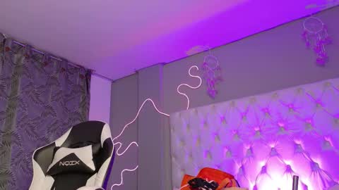 valeshka_lopez online show from September 2025 04:02:02 AM
