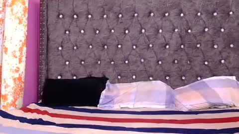 valestra online show from September 2025 02:00:01 AM