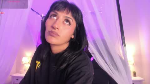 Snapshot of valkiria_ponce chatting on November 2025 06:11:02 AM Valkiria online show from November 2025 06:11:02 AM