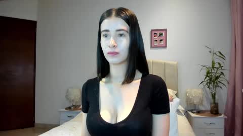 Macarena online show from March 2025 03:01:01 AM