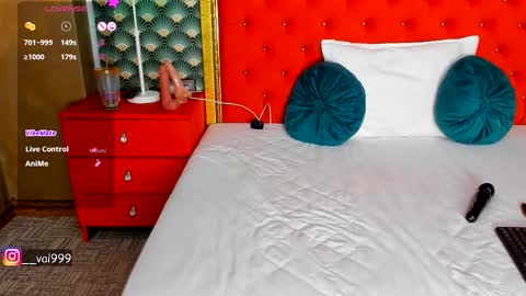 Snapshot of valleriejonnes chatting on September 2025 08:42:01 PM Valerie Val V online show from September 2025 08:42:01 PM