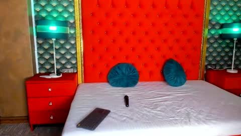 Snapshot of valleriejonnes chatting on October 2025 12:06:02 PM Valerie Val V online show from October 2025 12:06:02 PM