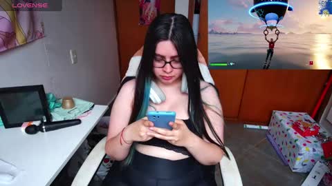 Im Violet online show from December 2024 09:06:01 PM